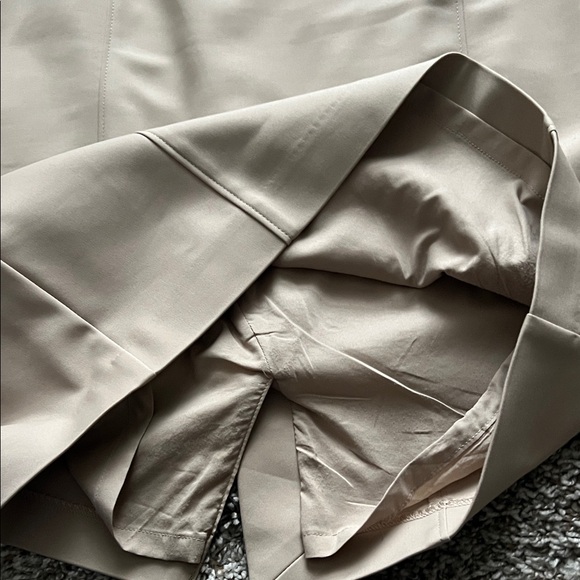 NWOT WHBM Pencil Skirt in CobbleStone (Tan) In Size 4 - Picture 10 of 13